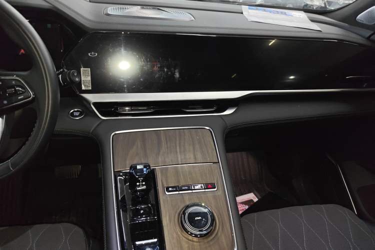 Used Geely Auto Monjaro L 2025 Dongfang Yao 2.0TD Automatic Lanxing Edition Audio And AC Panel