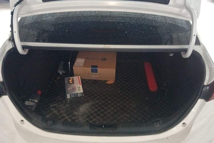 Used Mazda 3 Axela 2017 Sedan 1.5L Automatic Comfort Model Emission Standard China V Trunk