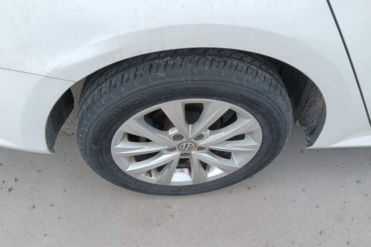 Used Volkswagen Lavida 2017 1.6L Automatic Comfort Edition
