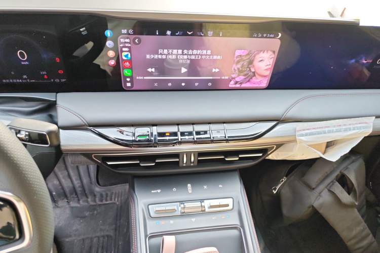 Used Lincoln Z 2025 2.0T Prestige Edition Audio And AC Panel