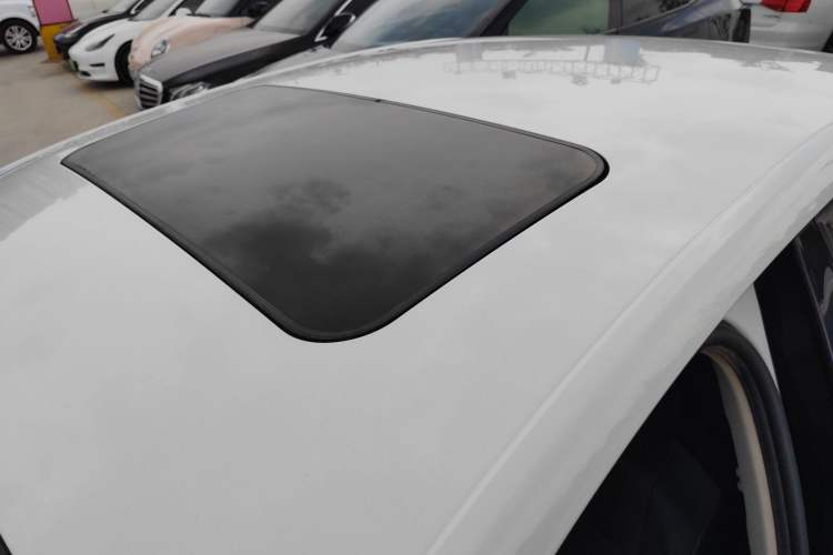 Used Volkswagen Bora 2016 1.6L Automatic Comfort Model Roof