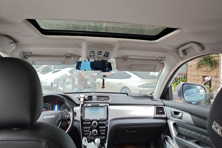 Used Haval H2 2016 Red-Label 1.5T Manual Two-Wheel Drive Luxury Model Headliner