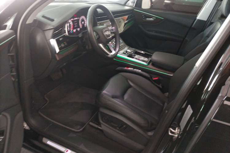 Used Audi Q7 2023 45 TFSI quattro S line Sport model