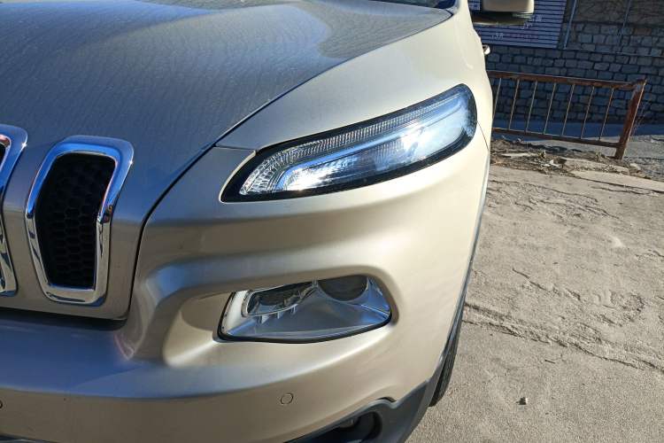 Used Jeep Cherokee 2016 2.0L Leading Edition
