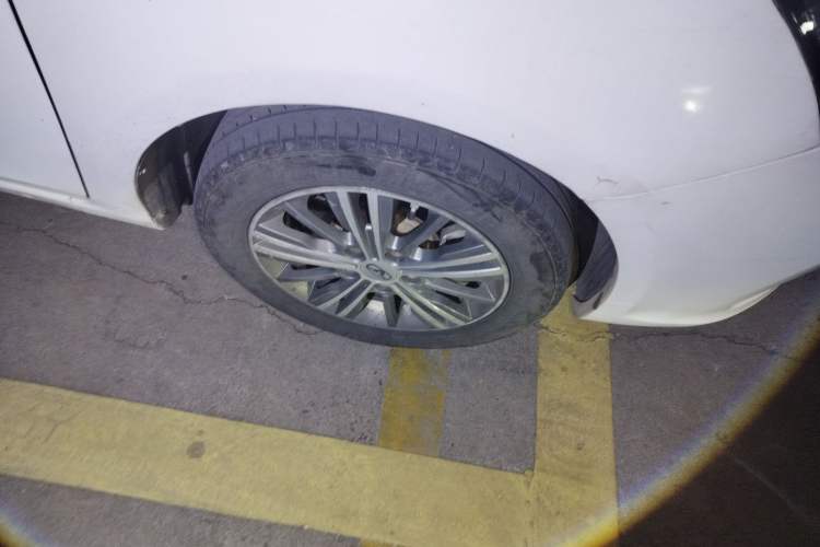 Used Cowin E3 2018 1.5L Manual Luxury Model