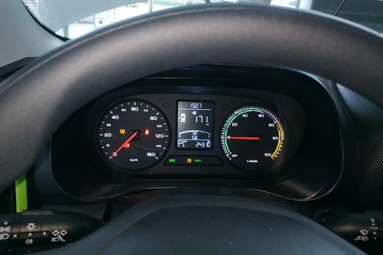 Used Roewe Clever 2021 302 km New Four-Seater Super-Efficient Version Instrument Cluster