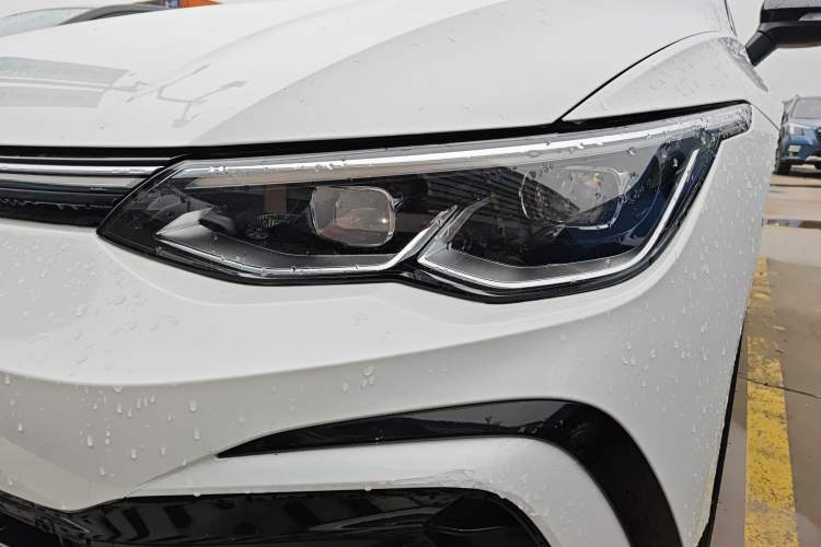 Used Volkswagen Golf 2023 Facelift 280TSI DSG R-Line Lite
