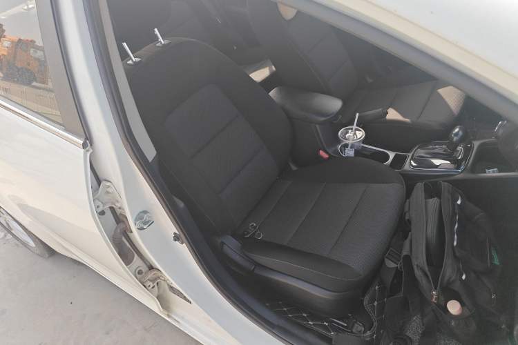 Used Kia K3 2016 1.6L Automatic GLS Right Front Seat