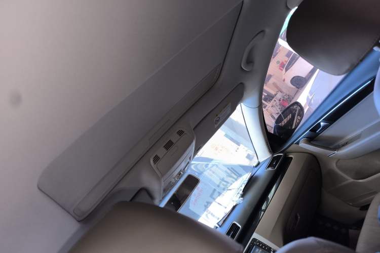 Used Volkswagen Magotan 2015 Facelift 1.8TSI Luxury Model