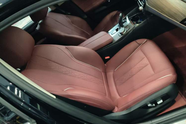 Used BMW 5 Series 2022 Second Facelift 530Li Leading Edition Luxury Package
