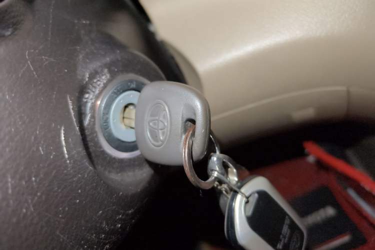 Used Toyota Highlander 2012 2.7L Two-Wheel Drive 7-Seater Luxury Edition