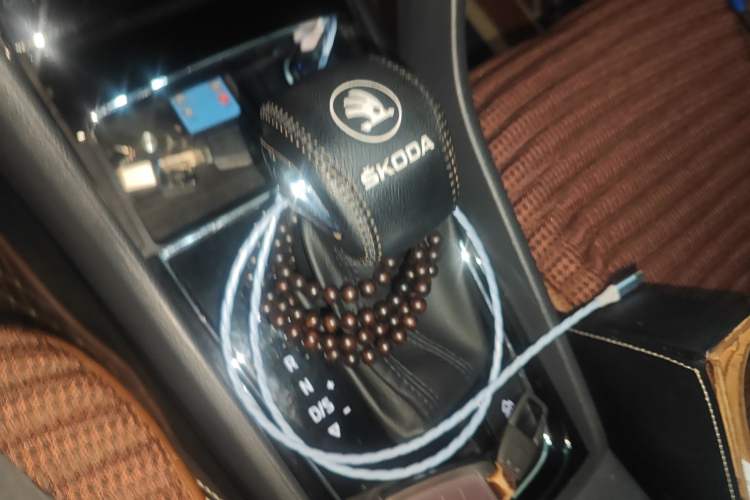 Used Skoda Kodiaq 2018 TSI380 7-Seater Four-Wheel-Drive Flagship Edition Gear Lever