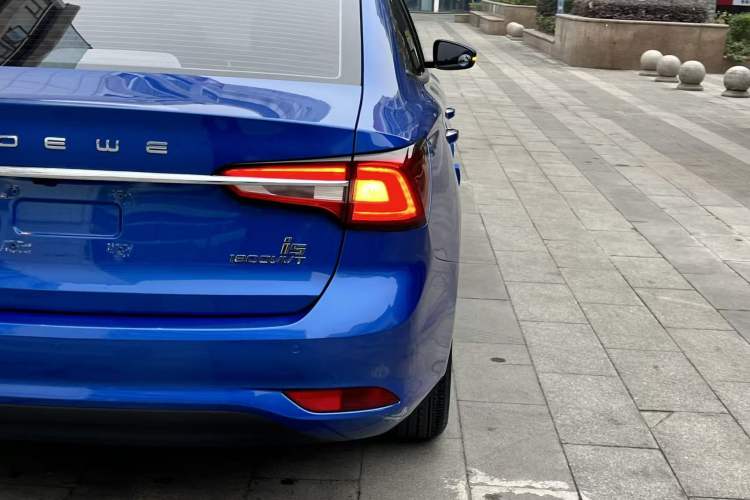 Used Roewe i5 2020 1.5L Automatic 4G Connected Linghao Edition