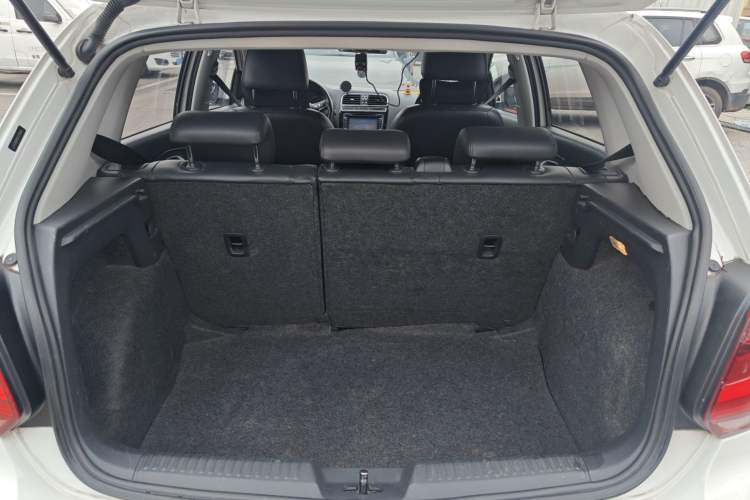 Used Volkswagen Polo 2014 1.6L Automatic Luxury Edition
