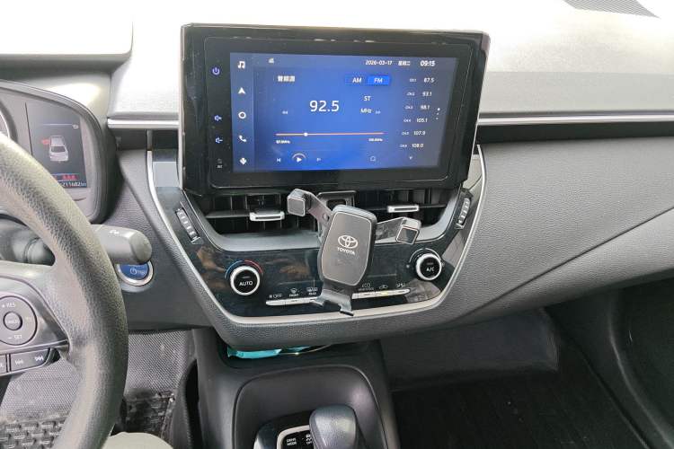 Used Toyota Corolla 2021 Dual-Motor 1.8L E-CVT Elite Edition Audio And AC Panel