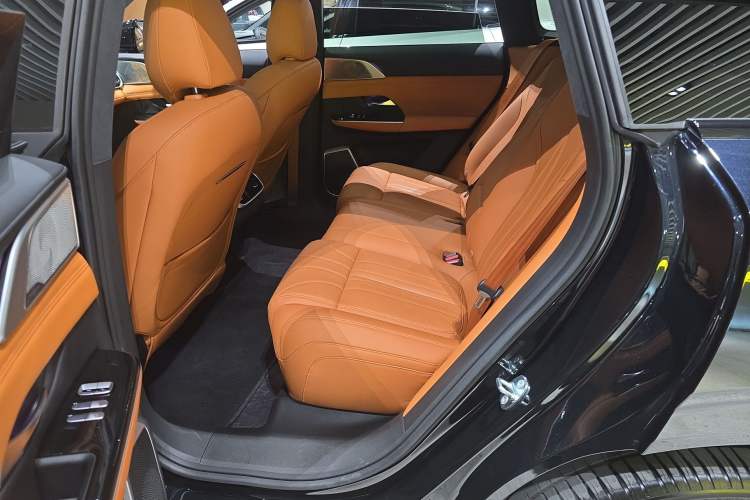 Used XPeng G9 2025 625 Long-Range Max Left Rear Seat