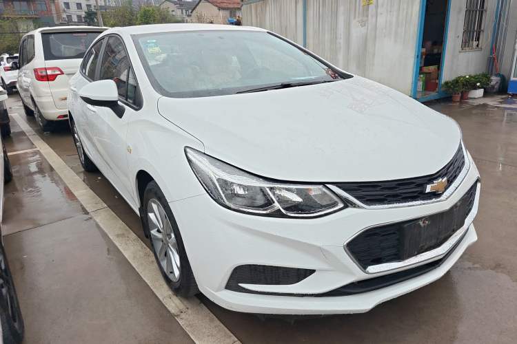 Used Chevrolet Cruze 2017 1.5L Manual Pioneer Edition

