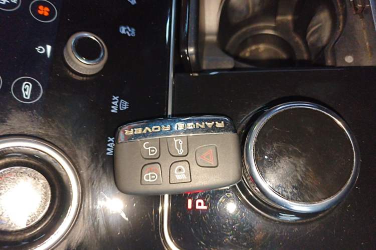 Used Land Rover Range Velar 2020 P250 R-DYNAMIC S Vehicle Key