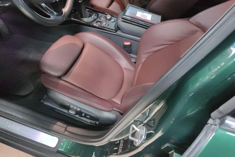 Used MINI Clubman 2016 Revised Version 1.5T COOPER Connoisseur Edition