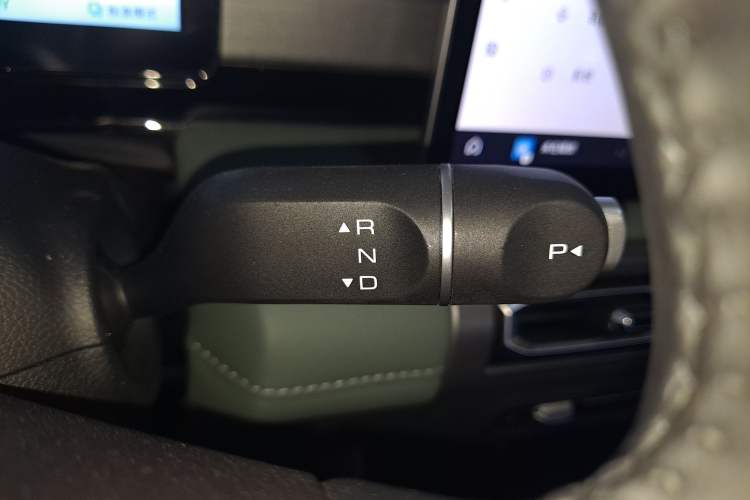 Used Baojun Spark EUV 2026 301km Flagship Edition Gear Lever