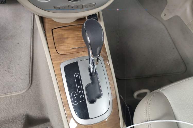 Used Buick Excelle 2015 1.5L Automatic Classic Model
