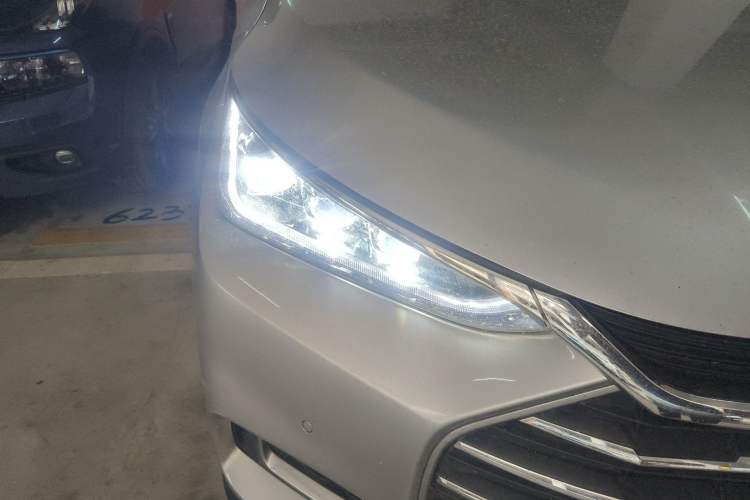 Used BYD Tang 2018 2.0T Automatic SmartConnect Luxury 7-Seater China V Emission Standard
