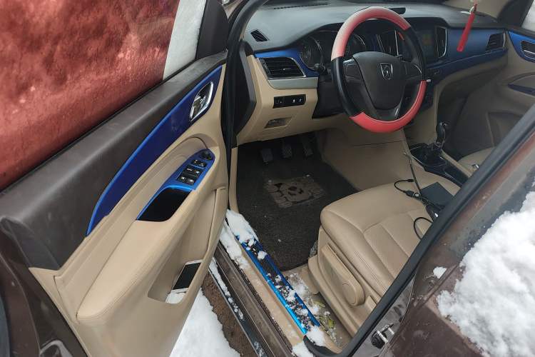 Used Baojun 730 2016 1.5L Manual Comfort Version 7 Seats China V Emission Standard
