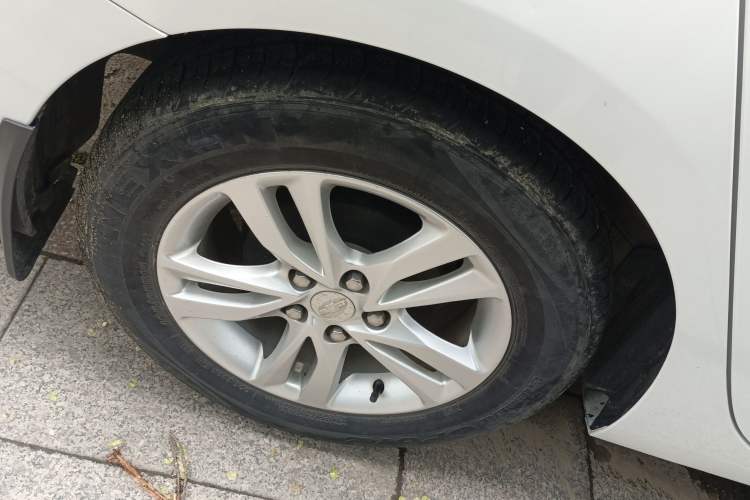 Used Chevrolet Cavalier 2016 1.5L Automatic Enjoyment Edition Right Rear Wheel Hub