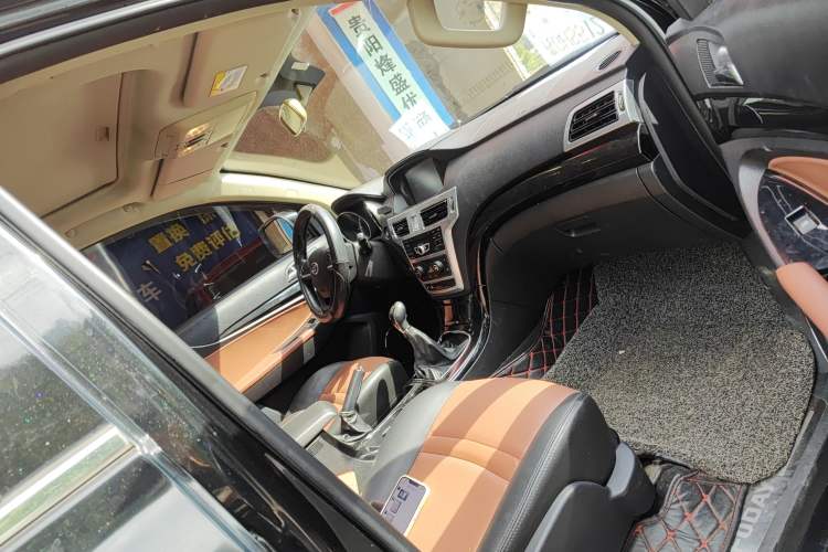 Used Foday Landfort 2017 1.9T Diesel Manual Two-Wheel Drive Flagship Edition 7 Seats