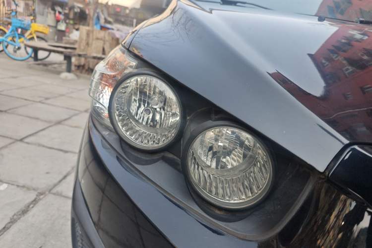 Used Chevrolet Aveo Sonic 2011 Sedan 1.4L Automatic SL
