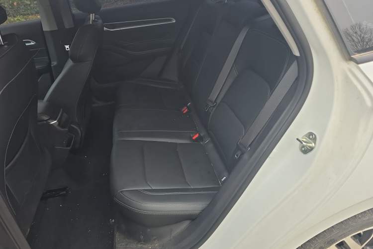 Used Geely Auto Emgrand 2025 4th Generation 1.5L Manual – Dragon Edition