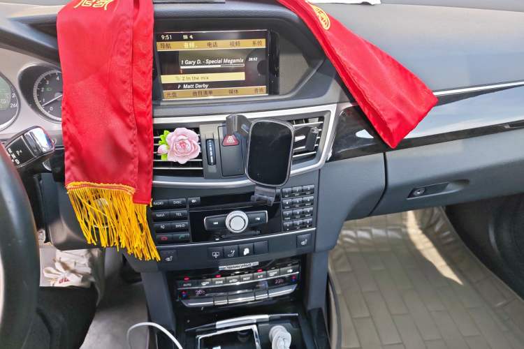 Used Mercedes-Benz E-Class 2011 E 300 L Fashion Prestige Model Audio And AC Panel