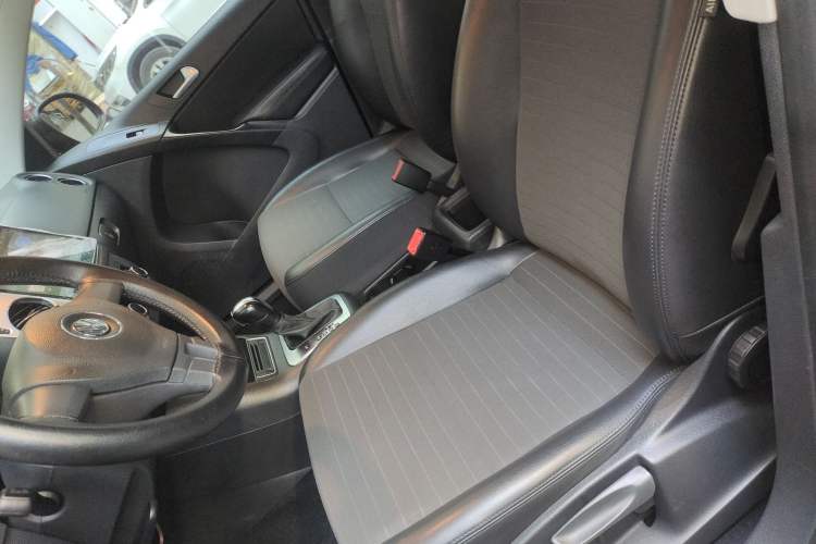 Used Volkswagen Tiguan L 2015 1.8TSI Automatic Two-Wheel Drive Trend Edition