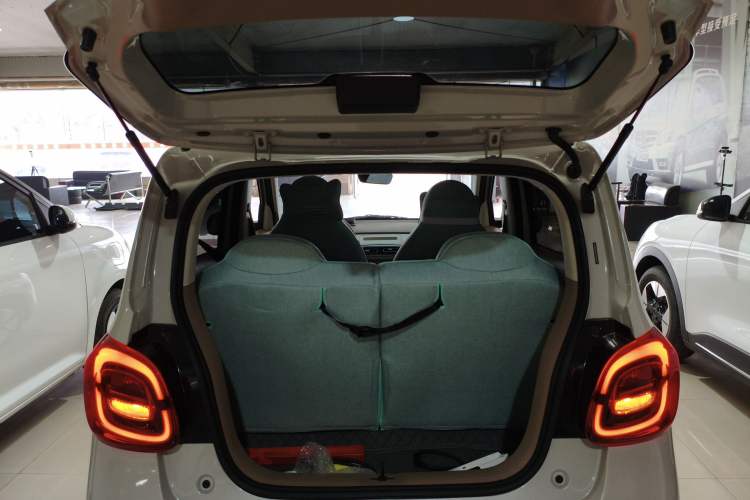 Used Wuling Hongguang MINIEV 2025 Four-Door Version Advanced Edition Trunk