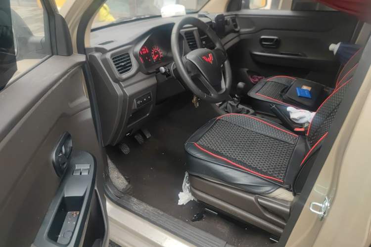 Used Wuling Hongguang V 2022 1.5L Jingqu Edition Electric-Assist LAR
