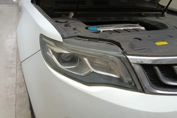 Used Geely Auto Emgrand X7 Sport 2016 1.8TD Automatic ZhiZun Version Right Front Headlight