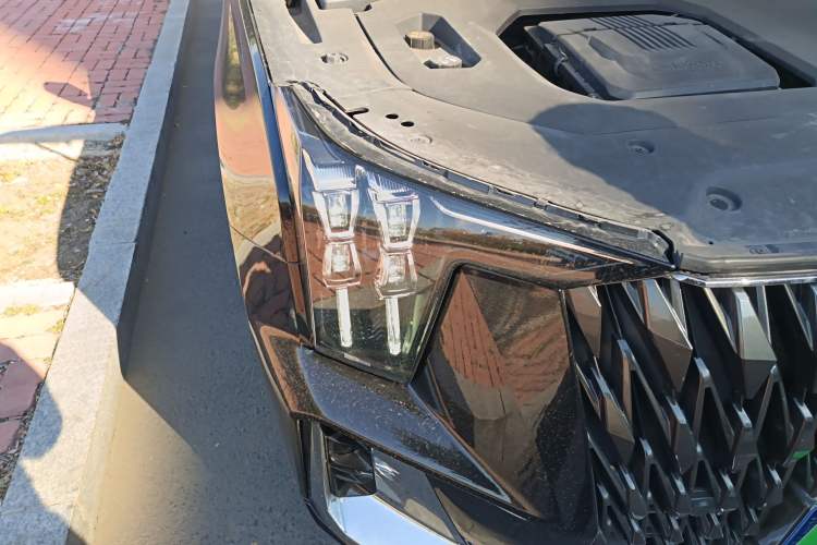 Used GAC Trumpchi GS8 2022 Dual-Engine Series 2.0TM Two-Wheel Drive Prestige Edition (7 Seats) Right Front Headlight