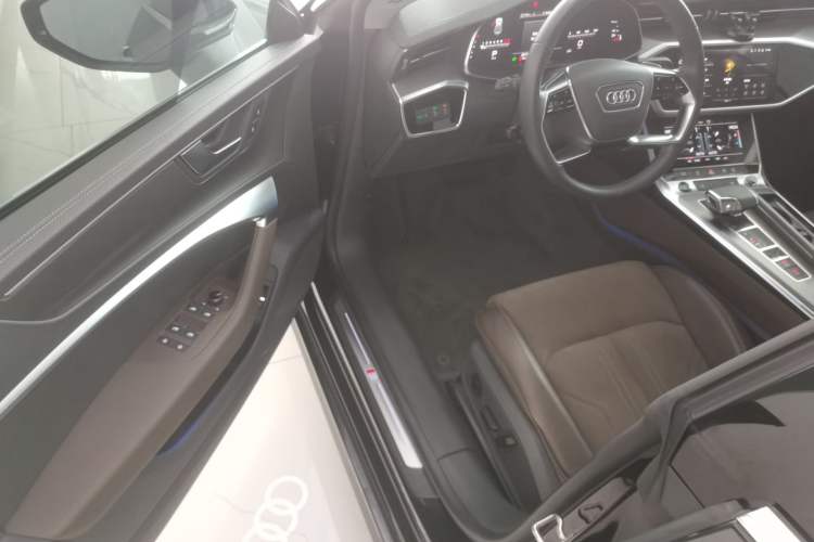 Used Audi A7L 2024 45TFSI S-line Dream-Building Edition Flow Crystal Package