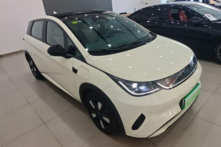 Used BYD Dolphin 2025 Intelligent Driving Version 410 km Fashion Edition Front Right 45 Deg