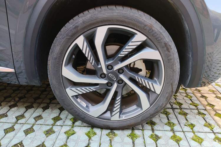 Used Geely Auto Monjaro L 2024 2.0TD High-Power Automatic Two-Wheel Drive Skyline Edition