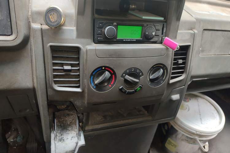 Used Iveco Daily 2014 2.5T-A35 NJ6484ACM47Z4 Audio And AC Panel