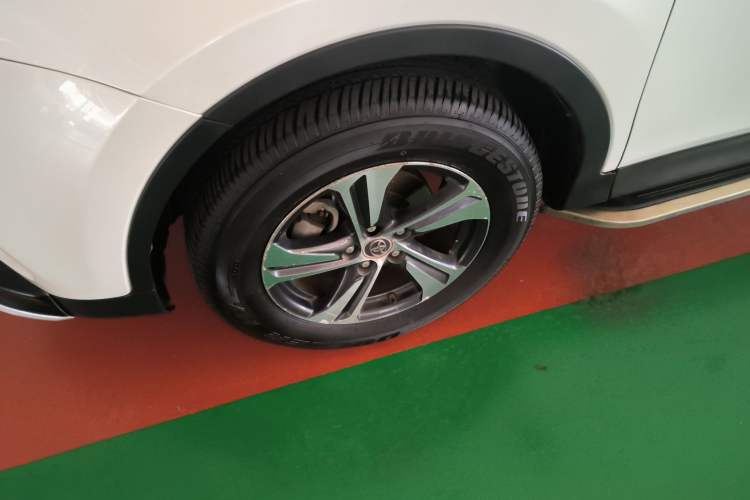 Used Toyota RAV4 2015 2.0L CVT Two-Wheel Drive Fashion Edition
