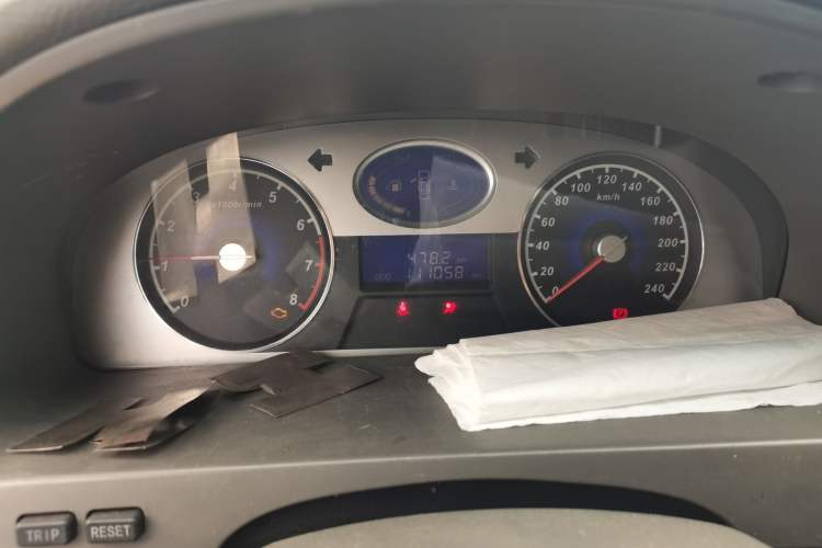 Used Geely Auto Classic Emgrand 2010 Sedan 1.8L Manual Luxury Model