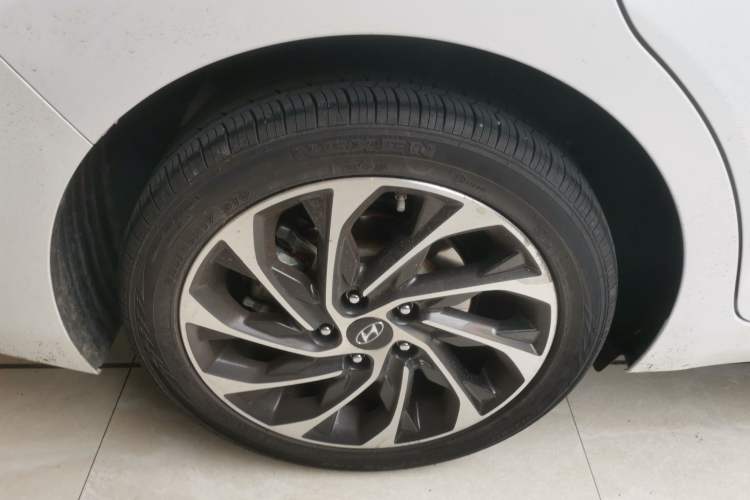 Used Hyundai Elantra (6th Generation / Lingdong) 2019 1.4T Dual-Clutch Xuan Dong · Dynamic Model
