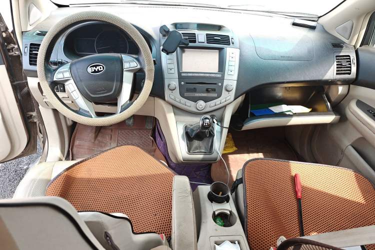 Used BYD S6 2013 Platinum Edition 2.0L Manual Luxury Model
