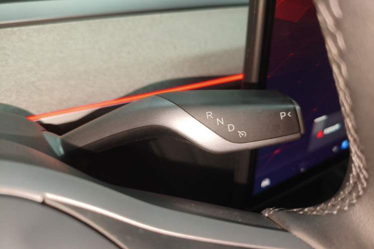 Used Tesla Model Y 2024 Long-Range All-Wheel-Drive Version
