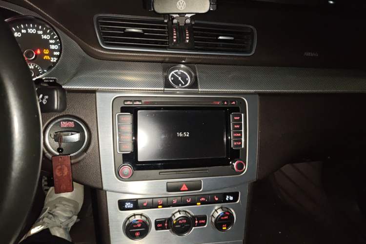 Used Volkswagen FAW-Volkswagen CC 2013 3.0 FSI V6 Audio And AC Panel