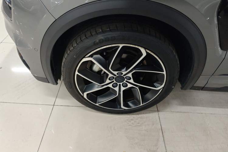 Used Lynk & Co 05 2020 2.0TD Two-Wheel Drive Shine Halo