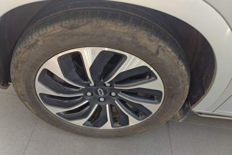 Used Hima AITO M7 2024 1.5T Intelligent Drive 4x4 Max Edition 6 Seats Left Front Wheel Hub