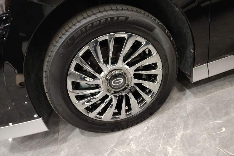 Used GAC Trumpchi M8 2025 Zongshi Series Super Hybrid Edition
